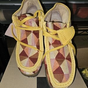 Clarks Wallabee Yellow/Burgandy Multicolor Geometric Pattern Shoes